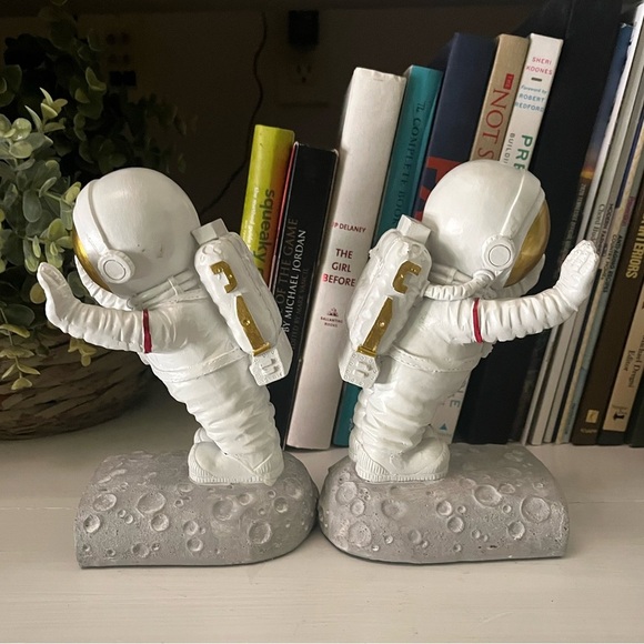 Astronaut Polyresin Weighted Bookends Playful Space - Picture 10 of 14